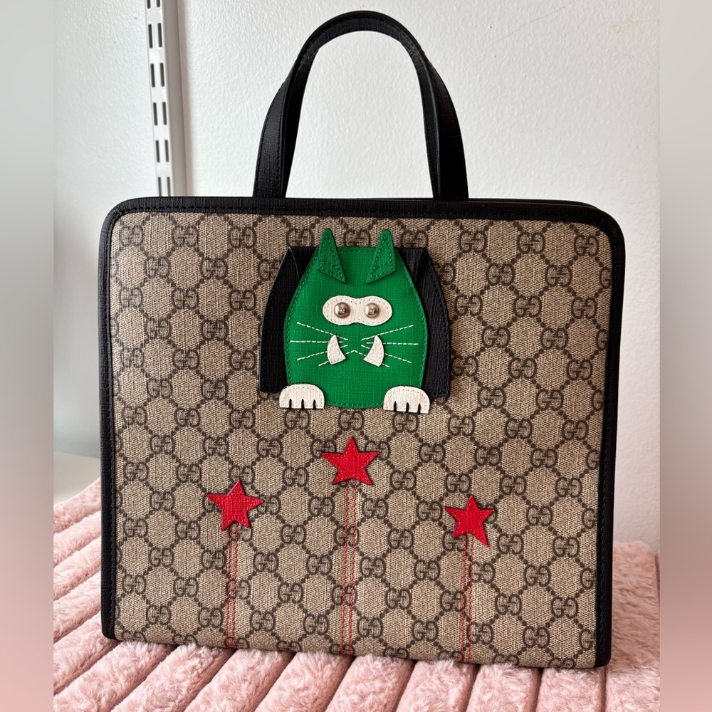 Gucci GG Stunning Like New Authentic Luxury Tote Bag Gucci Briefcase leather cat